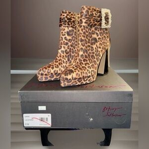 NIB Women’s Betsey Johnson Idris Leopard Embellished Ankle Boots - 7.5